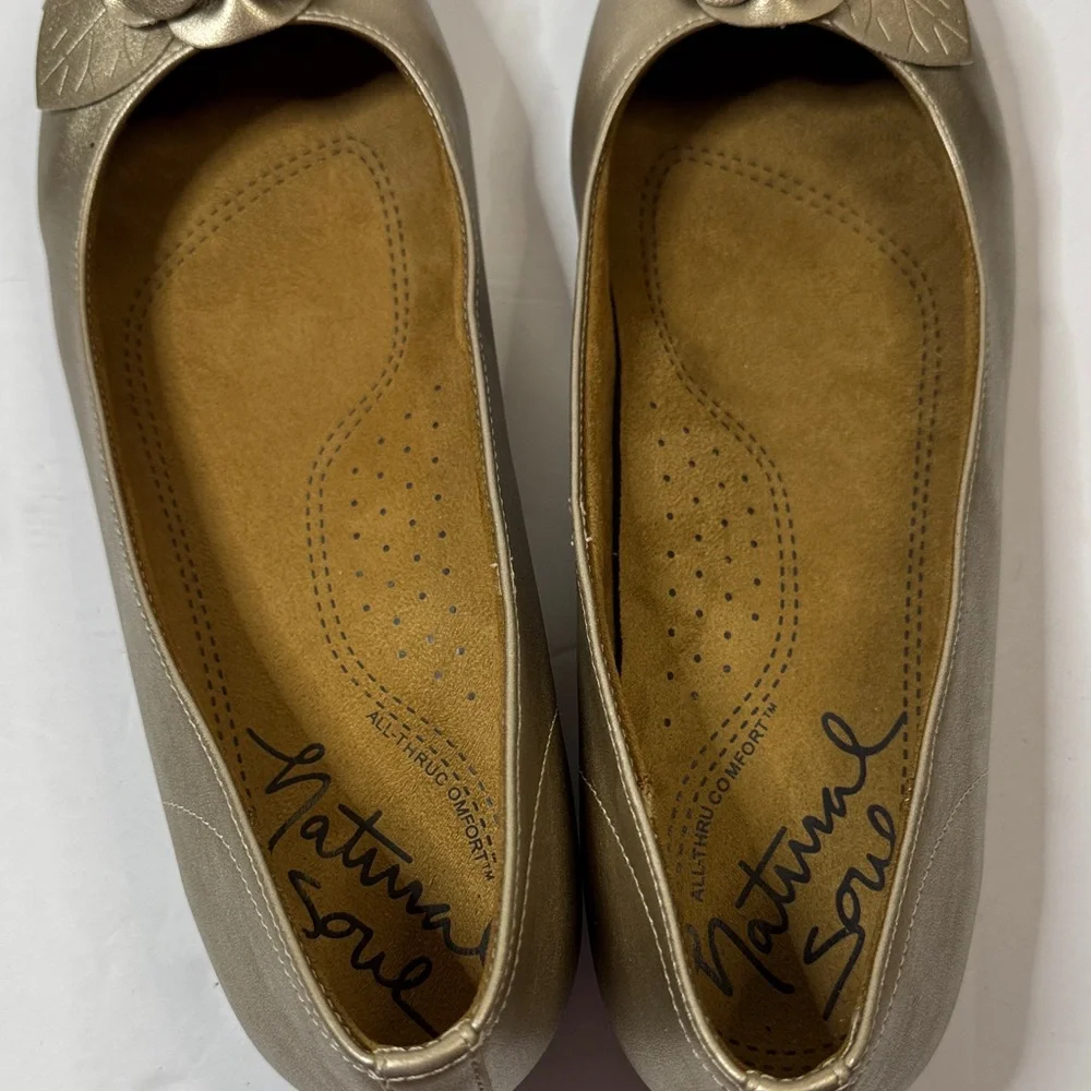 Natural Soul Gold Women's Flats with Floral Accent 9.5 NWOT